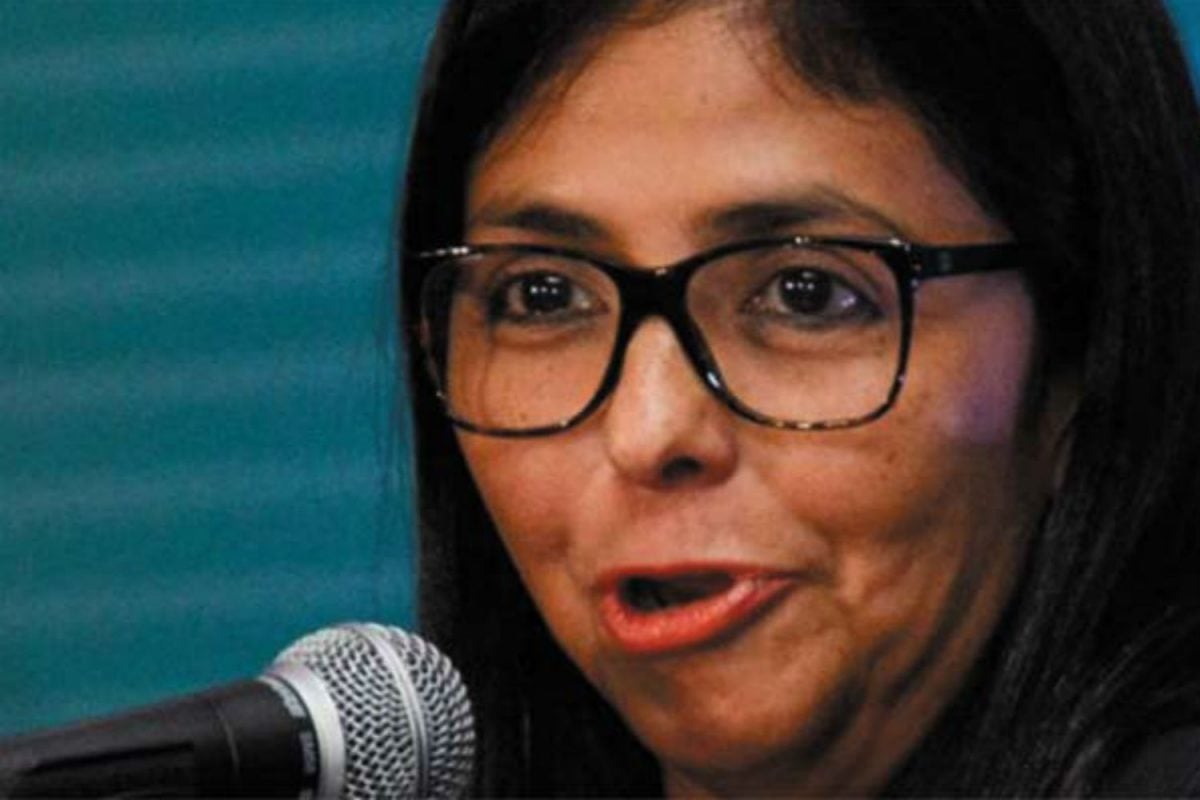 Delcy Rodríguez: El caradurismo cotidiano de Iván Duque es repugnante