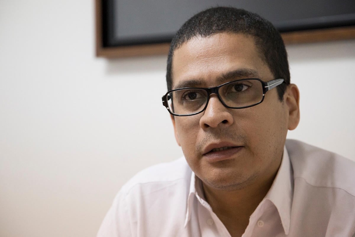 Nicmer Evans: Fisionomía del agresor de Guaidó no coincide con la del que presenta Cabello