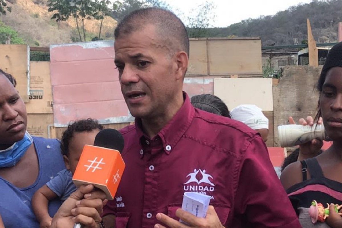 Comunidades de Miranda recurren al bahareque y zing ante ausencia de misión vivienda: Dip. Ávila