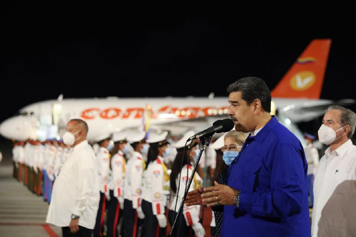 Maduro está en Cuba para cumbre “pospandemia”, pero Venezuela sigue en crisis por covid