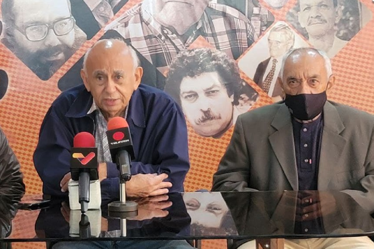 El CNE mató al referendo revocatorio violando la Constitución: MAS