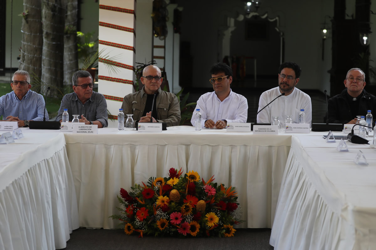 El ELN y el Gobierno de Colombia anuncian la vuelta al diálogo para noviembre