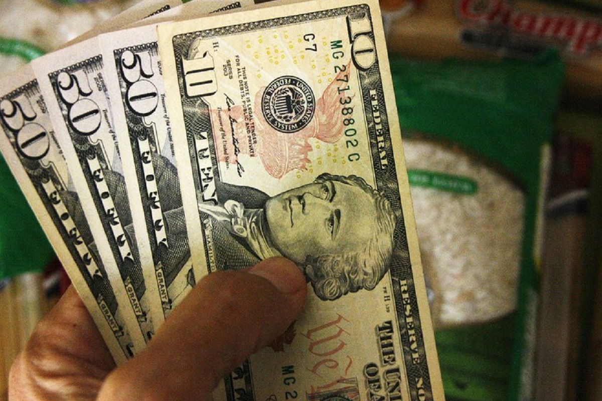 Proponen un «salario de arranque» de USD$ 200 para los trabajadores