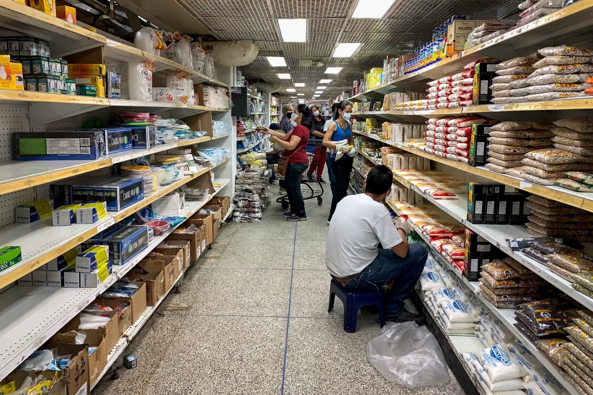 Solo 3 % de las compras en supermercados son en dólares
