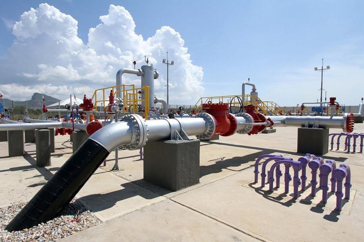 Ministro de Minas de Colombia dice que quiere importar «gas barato y rápido» desde Venezuela