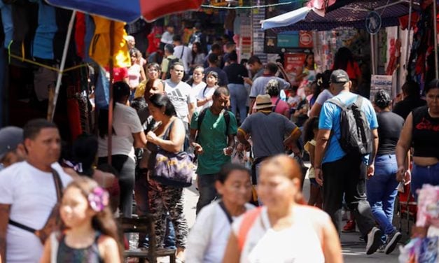 Empleados públicos estiman que aumentarán salario y bonos este 1M