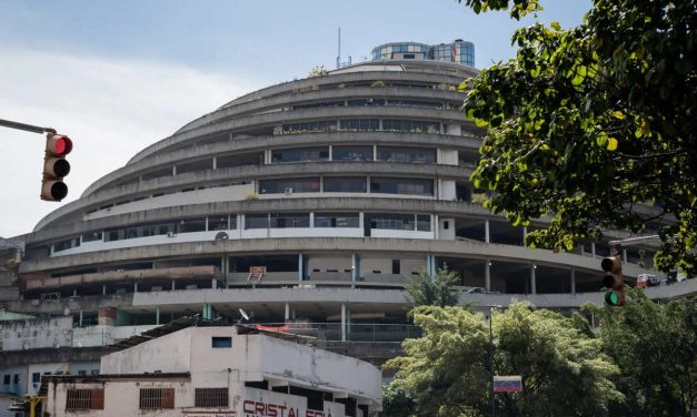 Familiares confirman excarcelaciones en Tocorón y El Helicoide