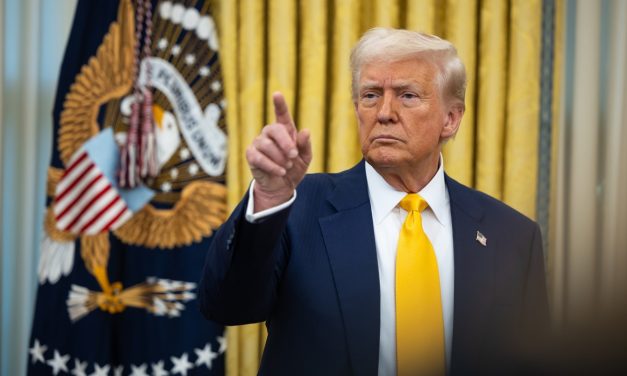 Trump amenaza a Irán tras los ataques israelíes: «¡Ya los líderes están todos muertos, y solo empeorará!»