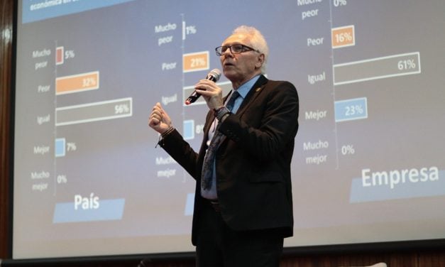 Aumento vía bonos es la opción menos inflacionaria: Luigi Pisella