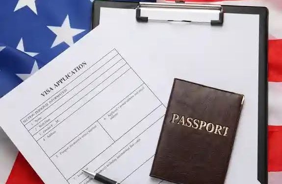 EE. UU. cobrará $250 extras para ‘visa’ a visitantes