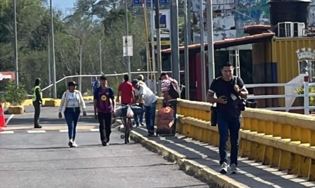 Periodista colombiano fue retenido este jueves en Ureña por dos horas 