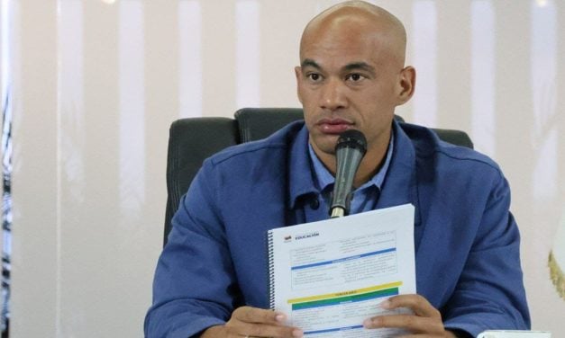 Héctor Rodríguez ordenó revisar nóminas en escuelas: «Algunos cobran y no trabajan»