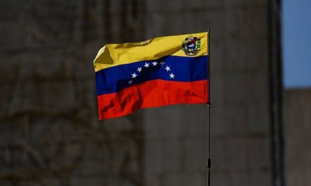 Tensión con EE. UU. impulsa repunte de bonos venezolanos en dólares: Bloomberg