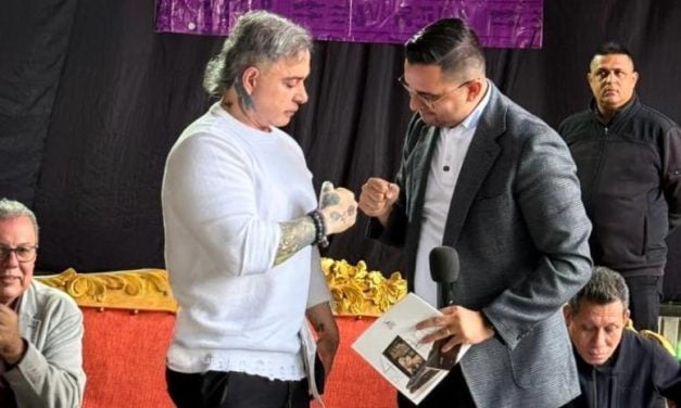 Tarek William Saab atendió 211 ciudadanos y presenta sus poemarios en la Filven 