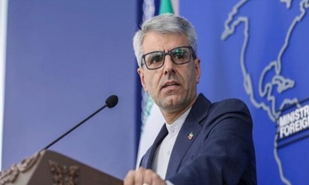 Irán tildó de «amenaza sin precedentes» cierre del espacio aéreo de Venezuela por Trump