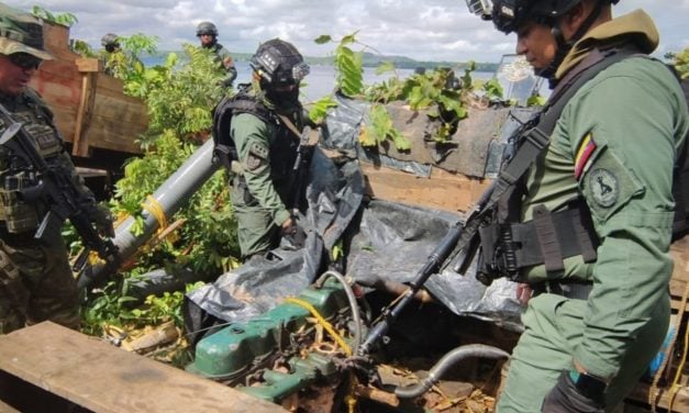 FANB localizó y destruyó dos balsas de minería ilegal en Bolívar