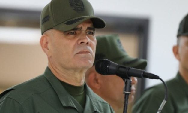 «Es un premio de consolación»: Carmen Fernández tras nombramiento de Padrino López