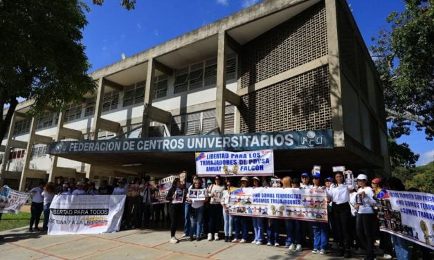 Familiares y estudiantes se concentran en la UCV para exigir liberación de todos los presos políticos