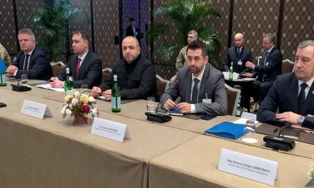 Concluyen las conversaciones entre Rusia, Ucrania y EE. UU.