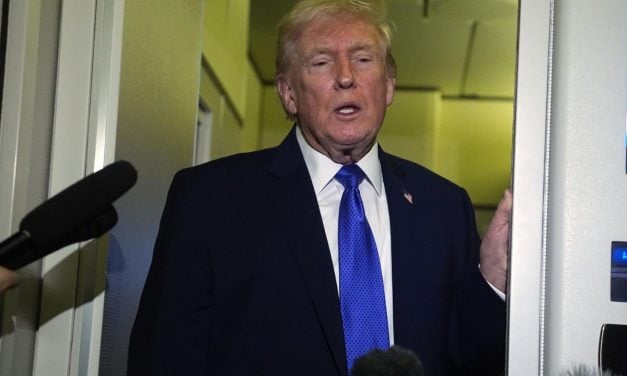 Trump descarta enviar tropas por tierra a Irán: sería «pérdida de tiempo»