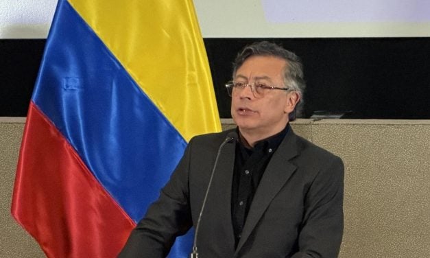 Petro y Cepeda cuestionan los resultados preliminares