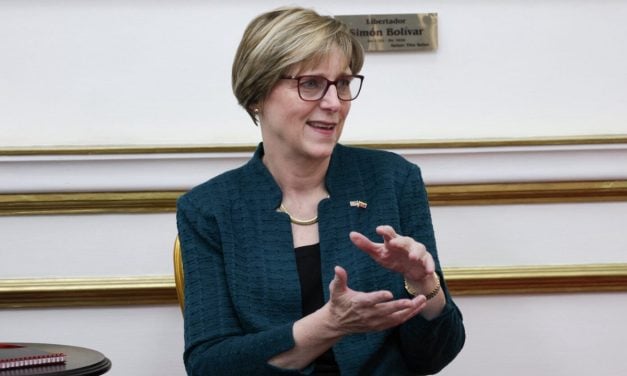 Laura Dogu presentó en Miraflores el plan de tres fases de EE. UU.