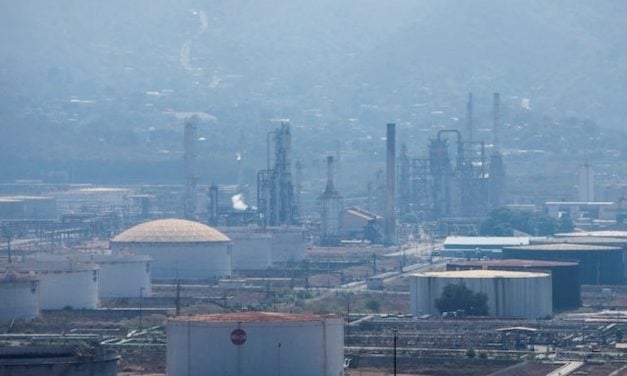 Exportaciones petroleras de Venezuela repuntaron a 800.000 barriles diarios en enero