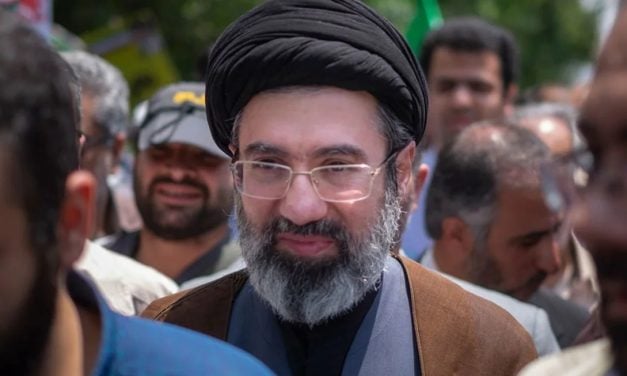 Mojtaba Jamenei, hijo del fallecido líder supremo, asume el control de Irán