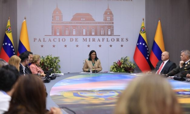 Delcy Rodríguez designó a Ramón Orlando Maniglia como embajador en Colombia