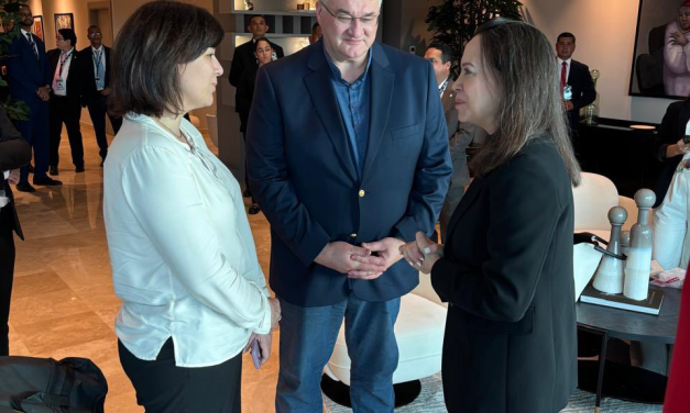 María Corina se reunió con canciller de Ucrania: «Vale la pena luchar por la libertad»