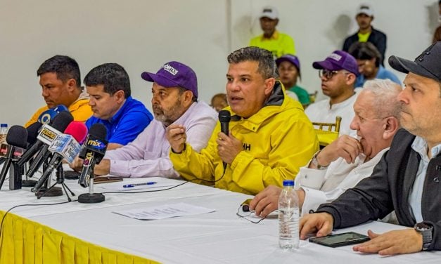 Parra: «No hago comparsa al Gobierno ni aceptó tutelaje de Trump»