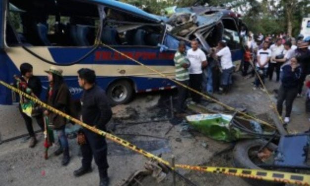 Ataque explosivo dejó 14 muertos y 38 heridos en una carretera de Colombia