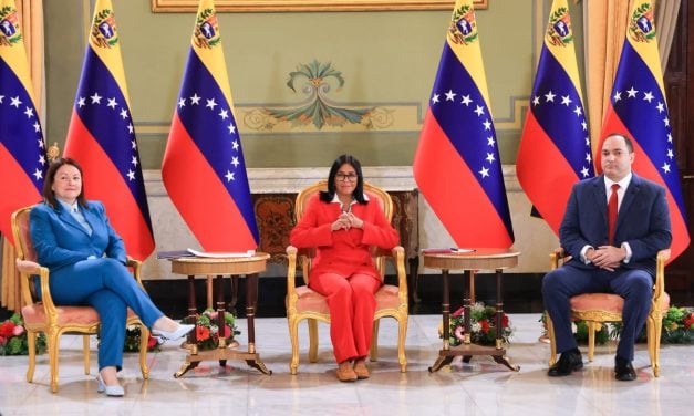 Venezuela y BP firmaron acuerdo para explorar gas en el campo marítimo de Loran