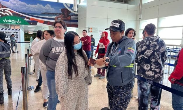 Aterrizó en Maiquetía vuelo de deportación con 316 venezolanos procedentes de EE. UU.