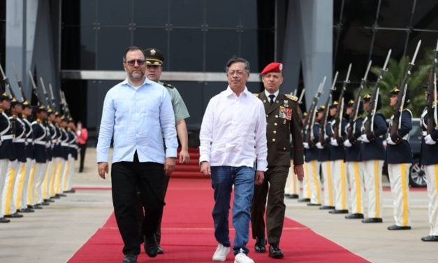 Yván Gil despidió a Gustavo Petro tras concluir su agenda oficial en Caracas