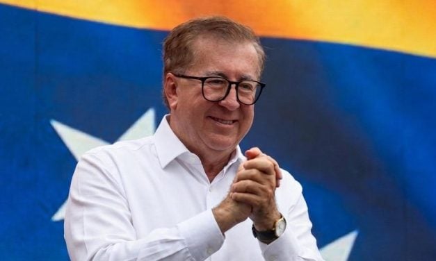 César Pérez Vivas anunció regreso a Venezuela y respalda plan de 4 fases de Trump 