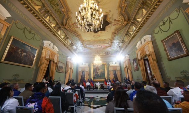 Delcy Rodríguez encabezó encuentro nacional de transportistas en Miraflores