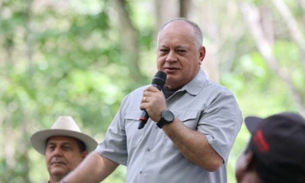 Cabello afirmó que se puede ser oposición al Gobierno, «pero no al país»