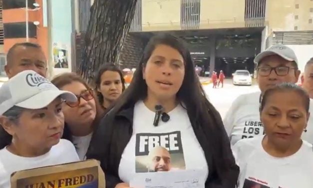 Familiares de presos políticos protestaron frente al MP