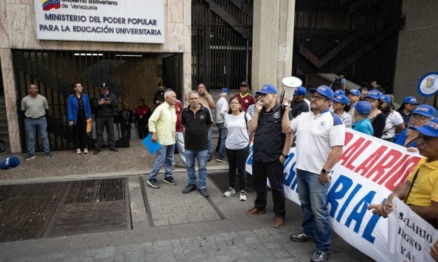 Profesores de la UCV exigieron salarios frente al Ministerio de Educación Universitaria 